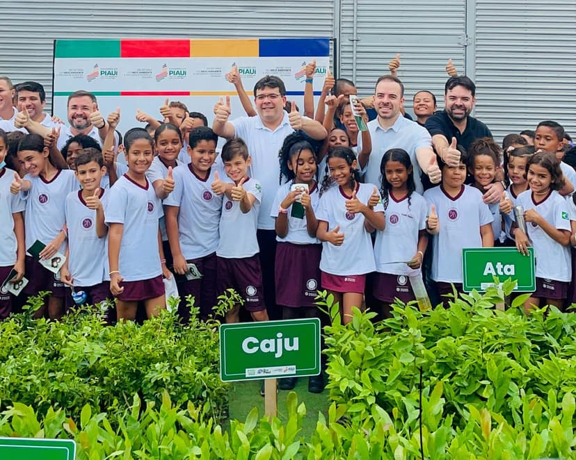 semarh-realiza-distribuicao-de-2000-mudas-no-bairro-torquato-neto