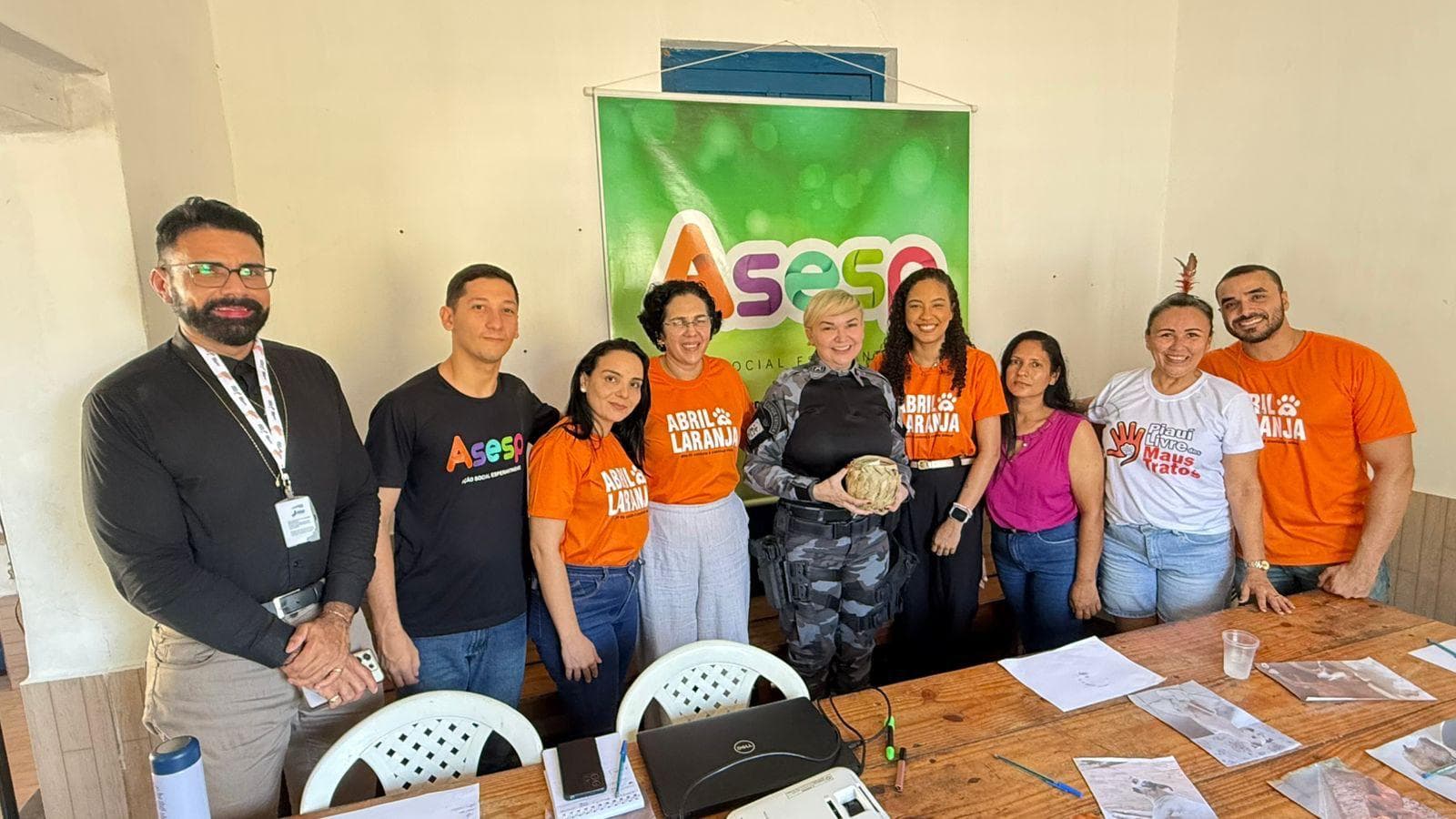 Participantes da reunião na ONG Ação Social Esperantinense