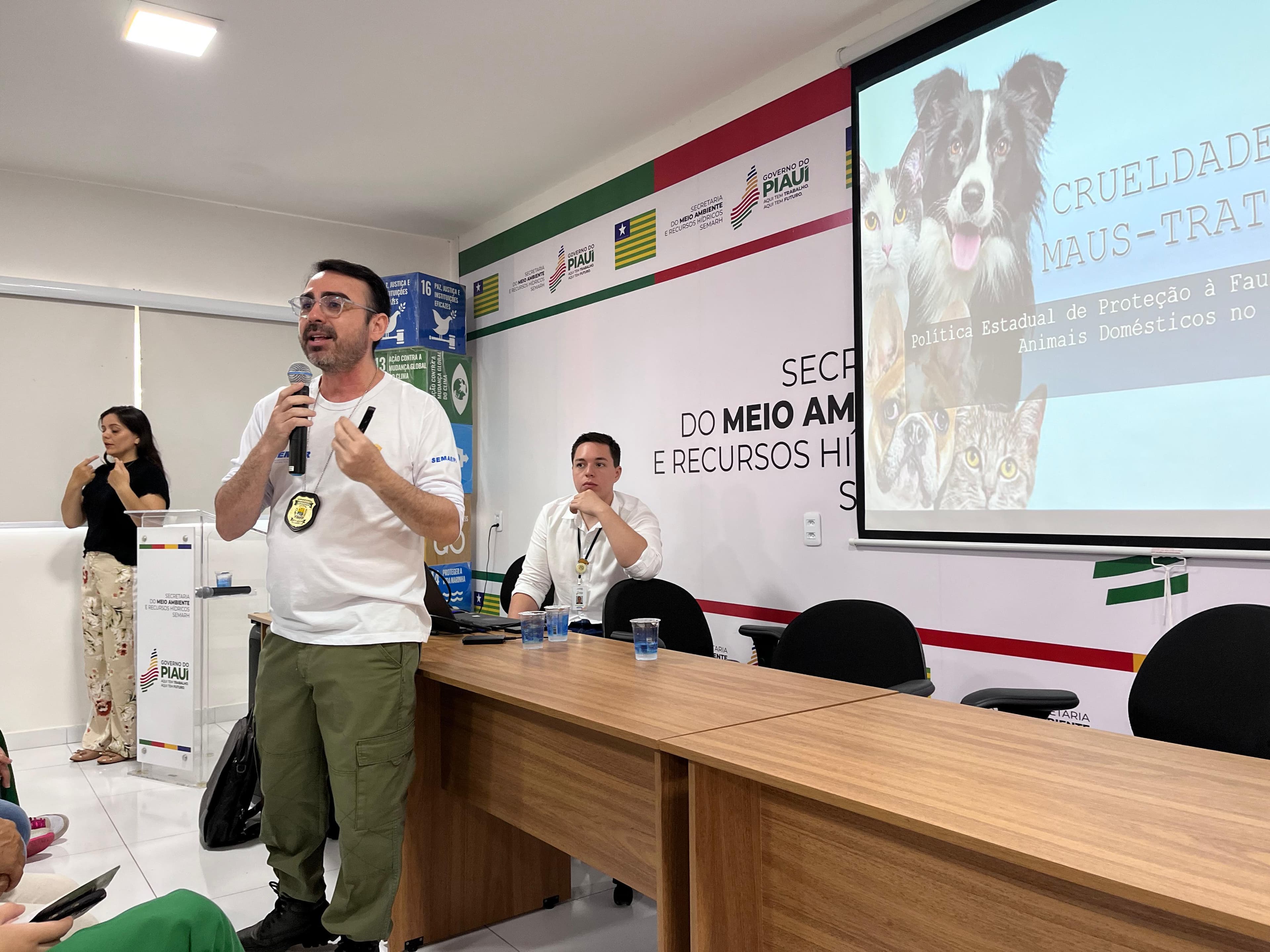 Palestra sobre bem estra-animal