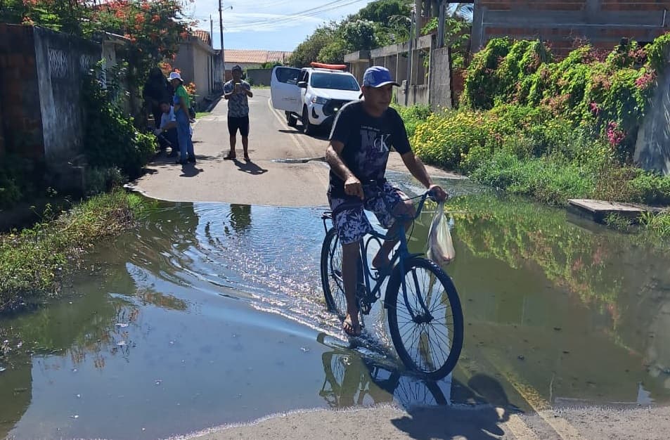 A rua afetada foi imediatamente limpa e lavada, aliviando a situação de risco sanitário para os moradores.