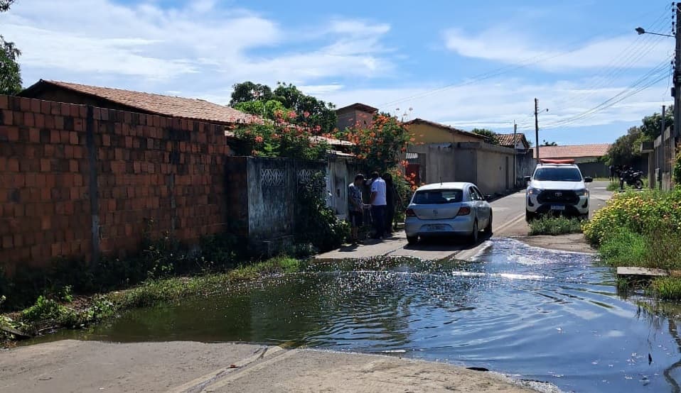 A rua afetada foi imediatamente limpa e lavada, aliviando a situação de risco sanitário para os moradores.