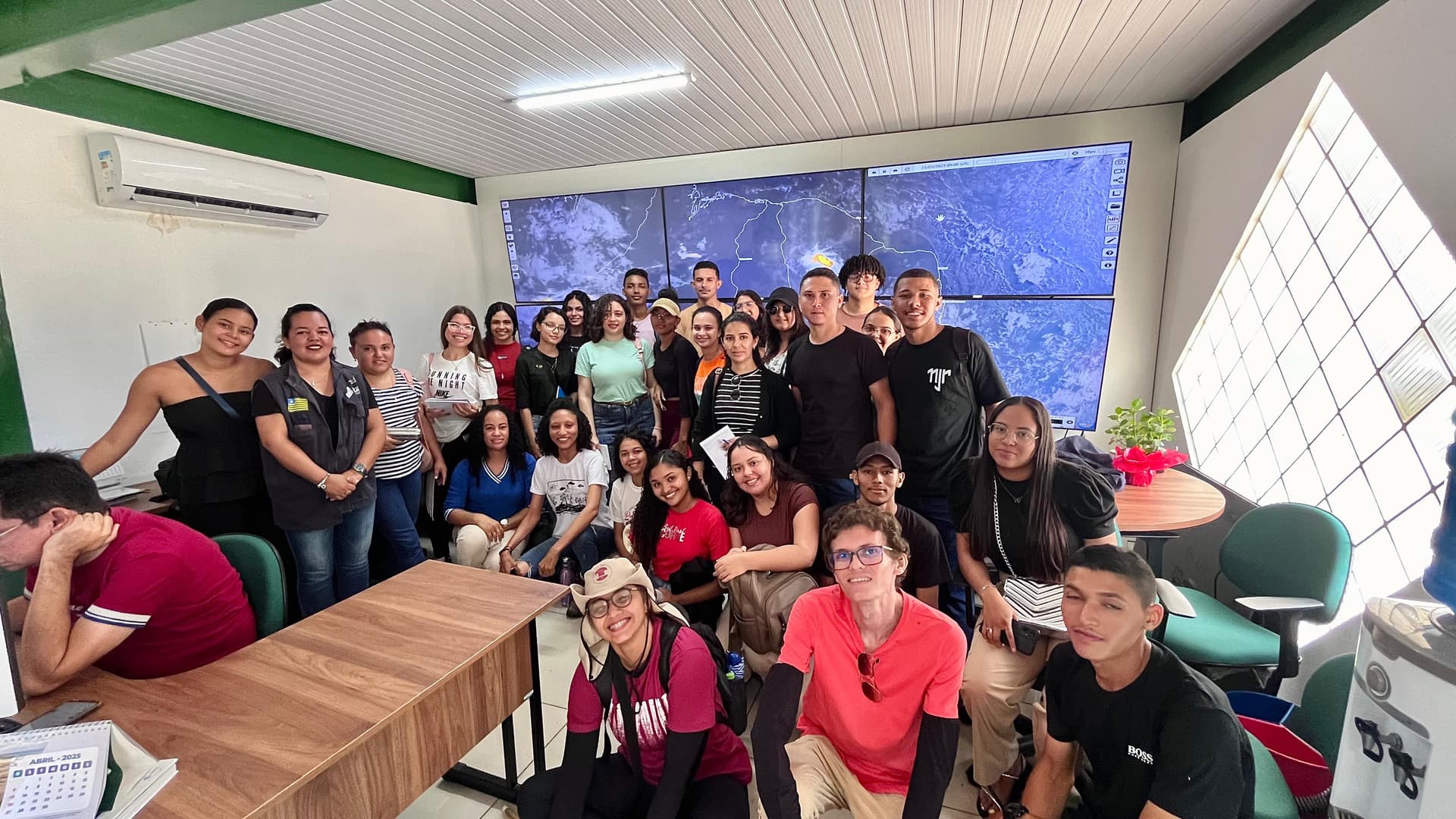 Alunos da UESPI de Campo Maior visitam Sala de Monitoramento da Semarh