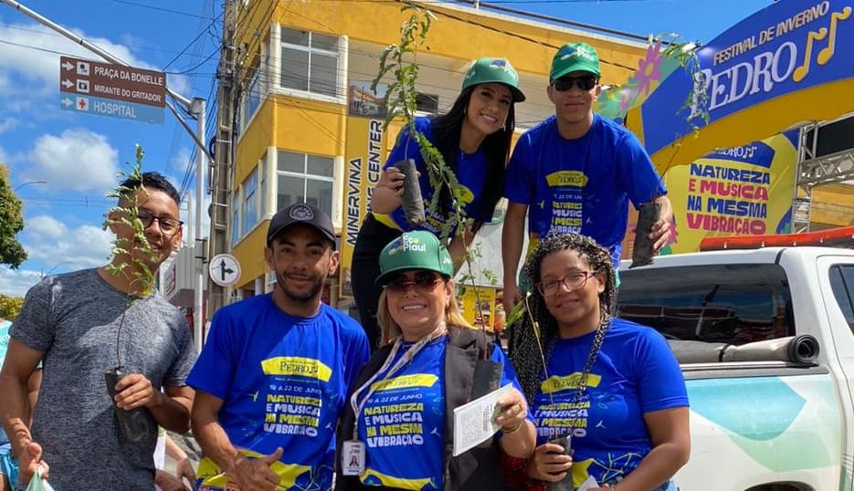 Distribuição de mudas