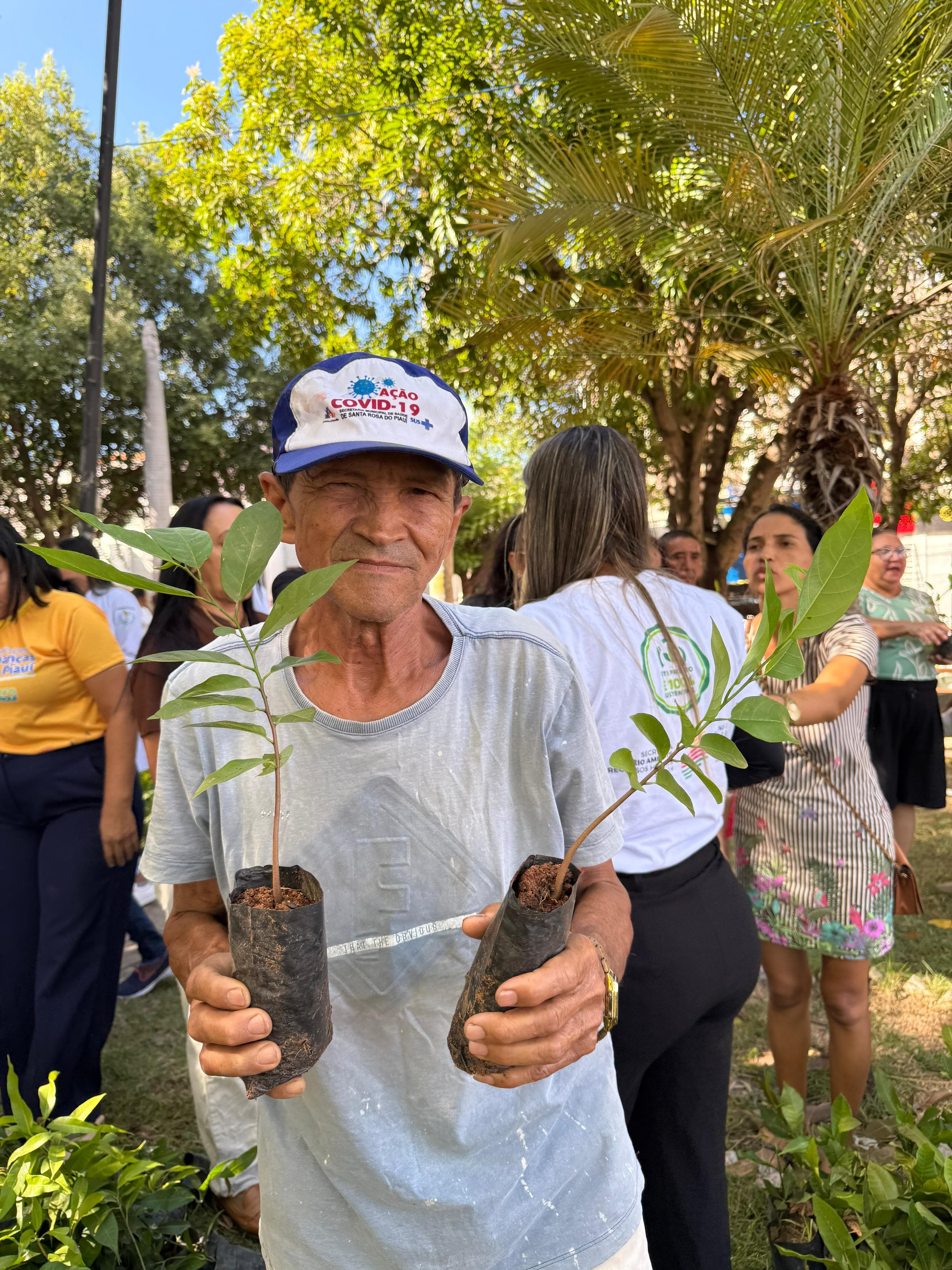 Semarh entrega 20 mil mudas e fortalece ações ambientais no Diálogos pelo Piauí em Floriano.