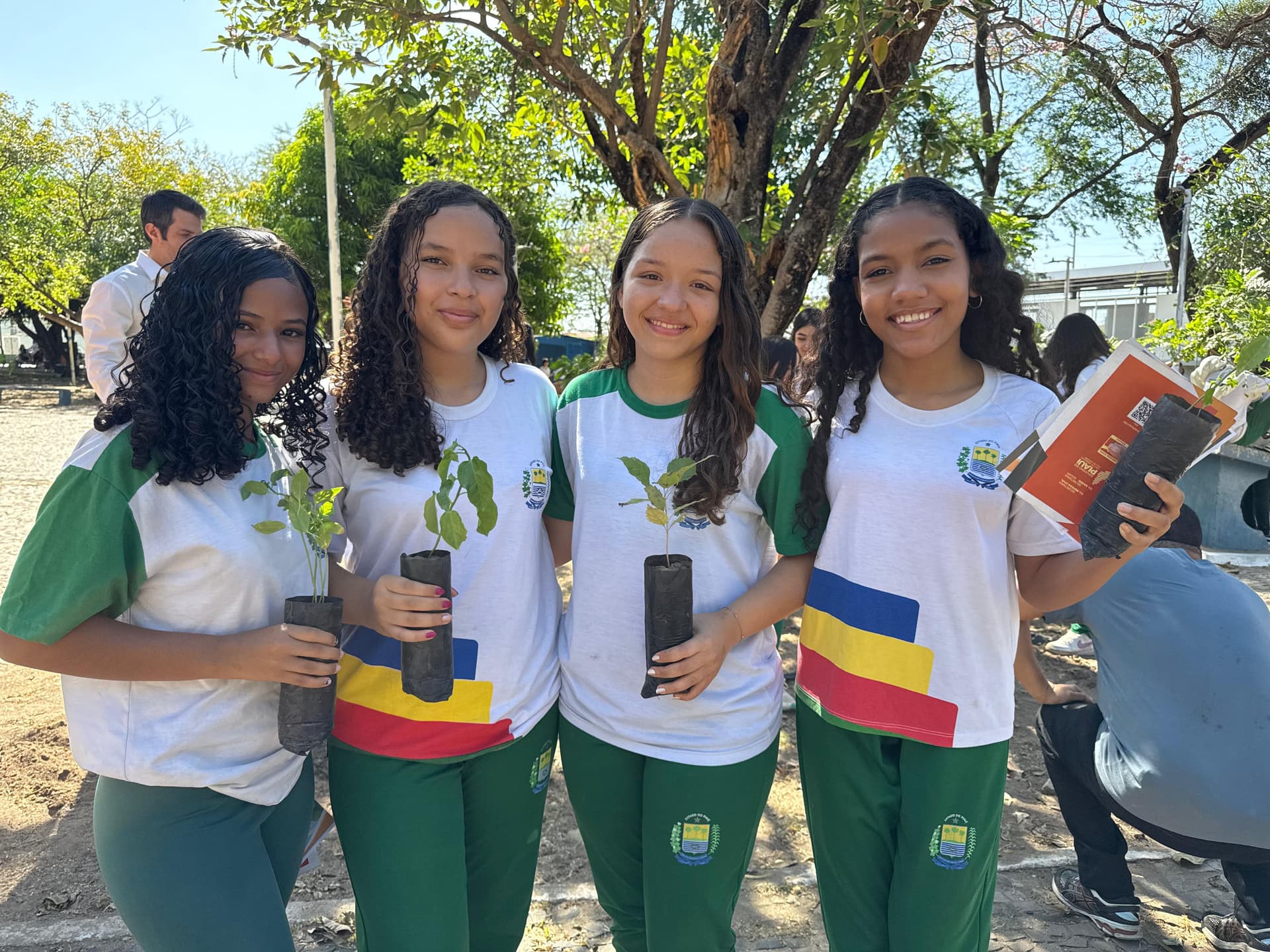 Programa já distribuiu mais de 2,5 mil mudas em ações de educação ambiental nas escolas do Piauí