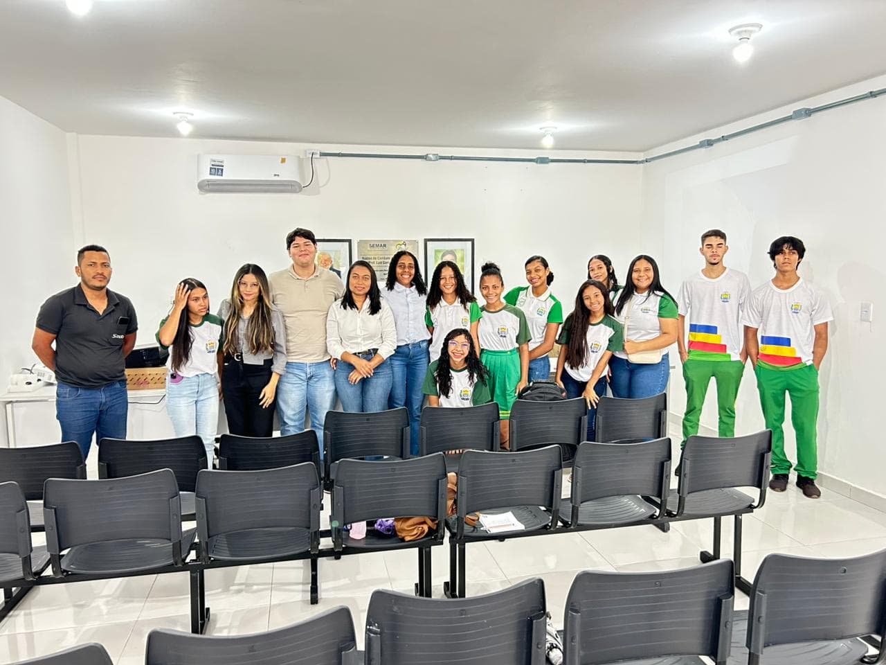 Recuperar para o futuro: estudantes de Gilbués vivenciam na prática a reconstrução ambiental do Cerrado piauiense