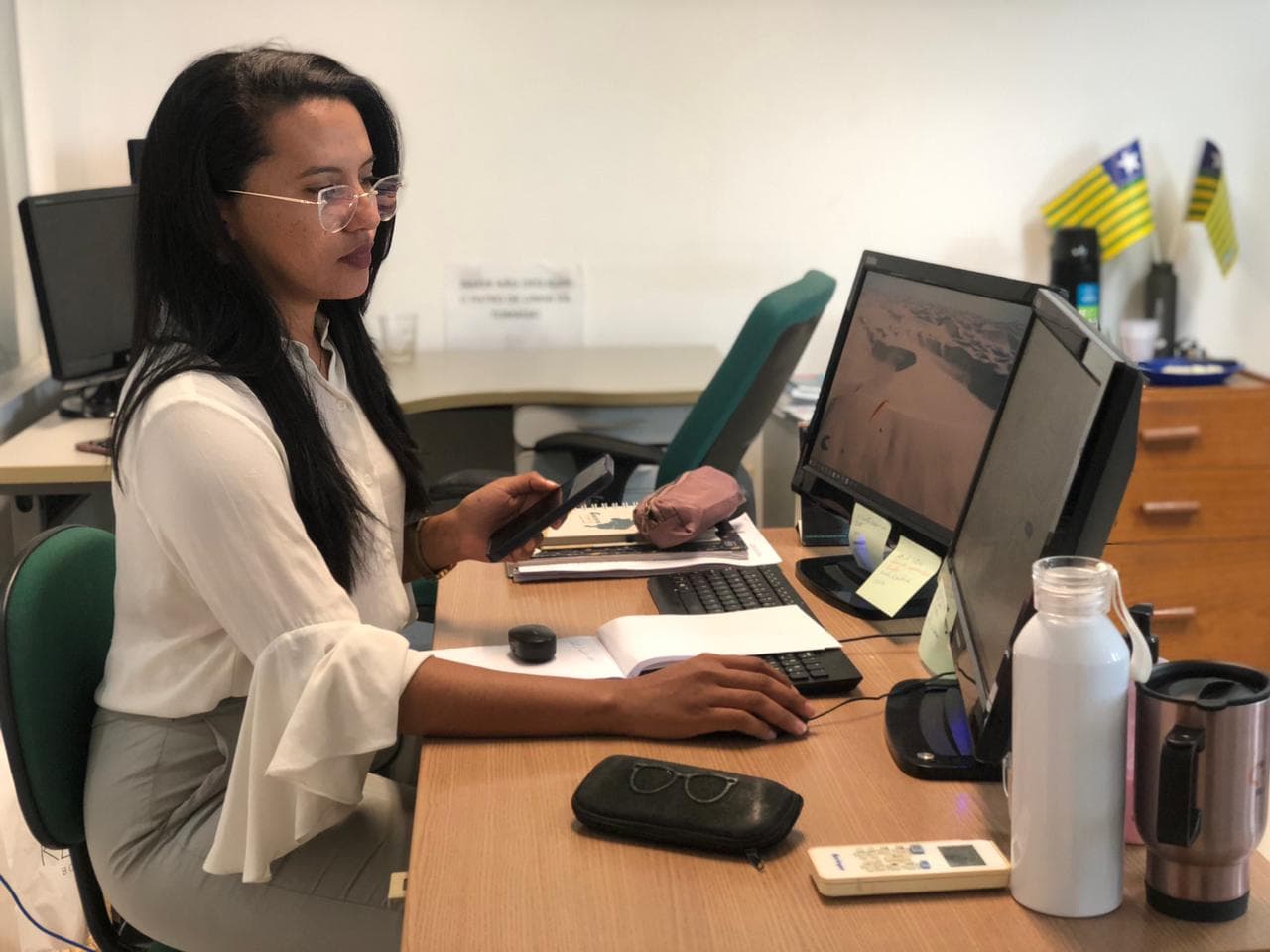 A Ouvidoria é o canal direto entre o cidadão e a administração.