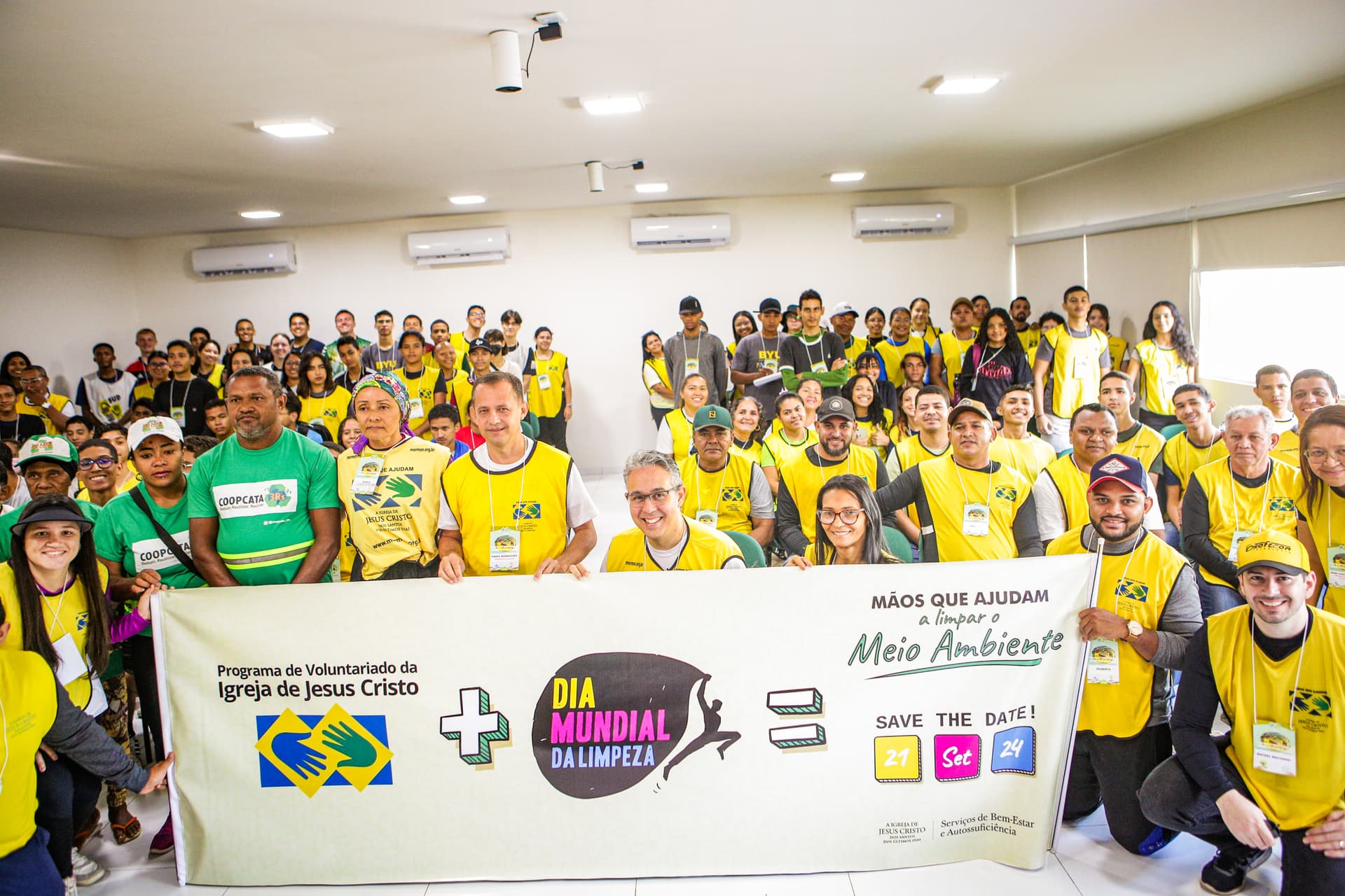 Ação com 200 voluntários às margens do Rio Poti marca   dia mundial da limpeza, em Teresina