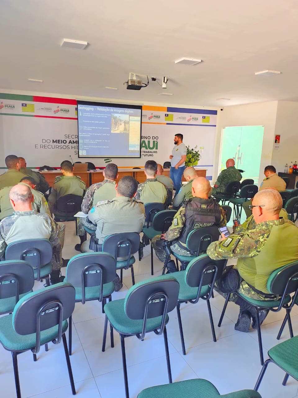 Auditores ambientais reforçam fiscalização nos rios piauienses em treinamento sobre geolocalização e legislação da Piracema