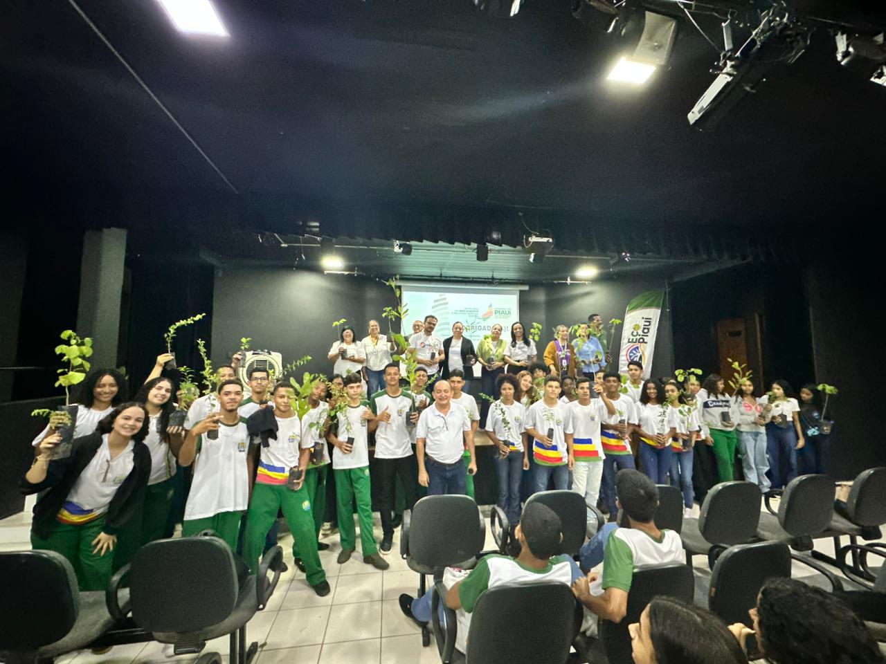 Semarh Itinerante em Corrente entregou 3,6 mil mudas em ações do Pró-Verde nas escolas