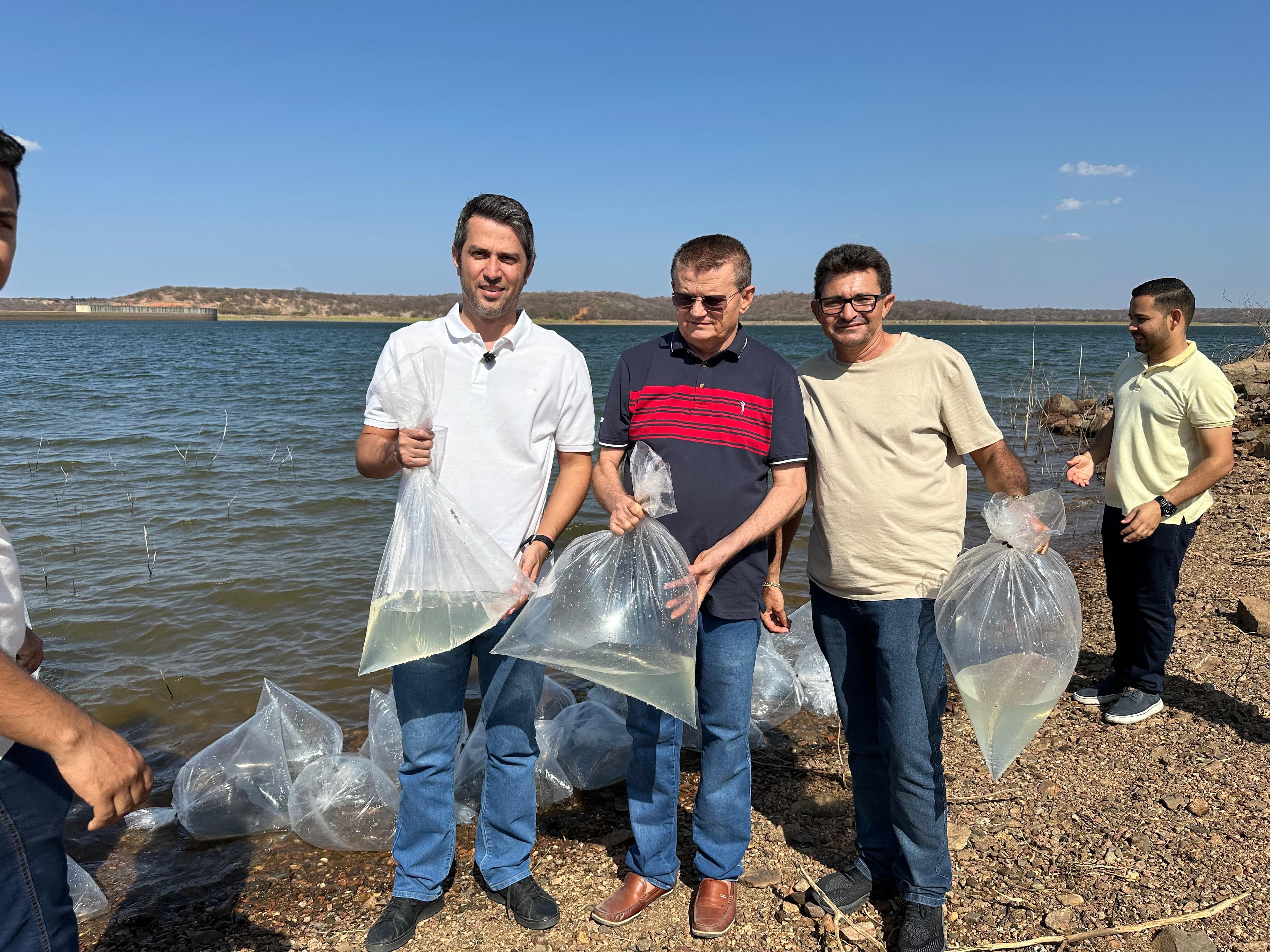 Semarh realiza grande ação de peixamento no Sul do Piauí e fortalece pesca artesanal e segurança alimentar