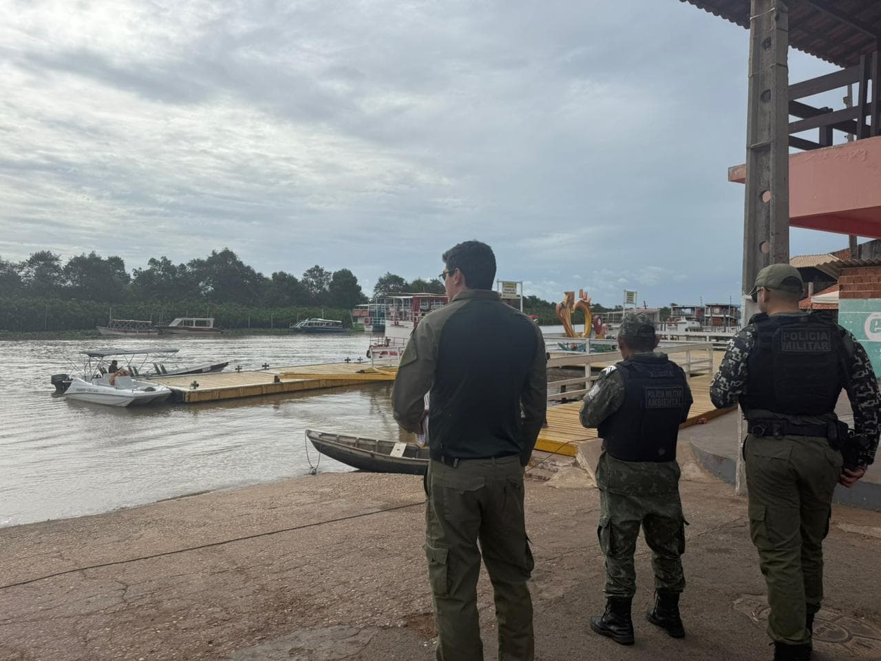 Auditores ambientais realizam campanha de fiscalização e orientação no litoral norte do estado.